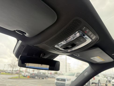 Used 2020 Mercedes-Benz GLB 250 4MATIC image 30