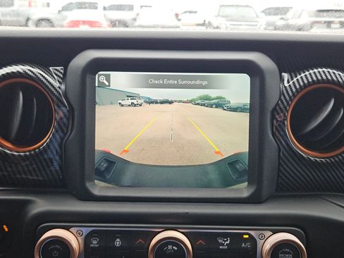 Used 2020 Jeep Gladiator Mojave AWD/4WD image 17
