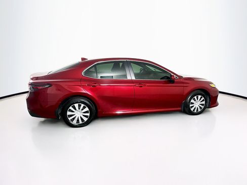 Used 2022 Toyota Camry LE image 10