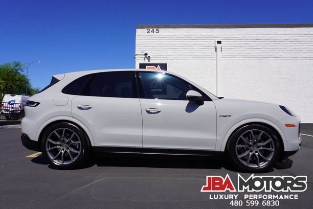 Used 2024 Porsche Cayenne AWD/4WD image 12
