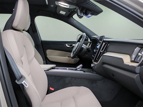 New 2026 Volvo XC60 B5 Core w/ Protection Package Premier image 24