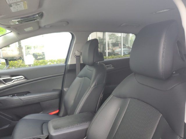 Certified 2024 Kia Sportage EX FWD image 17