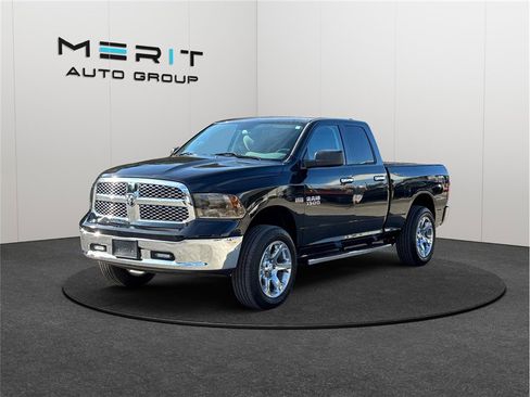 Used 2017 RAM 1500 Classic SLT image 4
