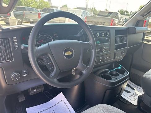 Used 2018 Chevrolet Express 3500 LT w/ LT Preferred Equipment Group RWD image 2
