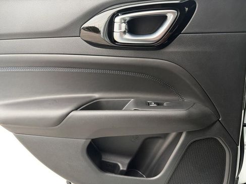 New 2026 Jeep Compass Latitude image 20