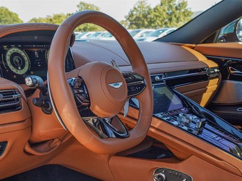 Used 2024 Aston Martin DB12 Coupe image 20