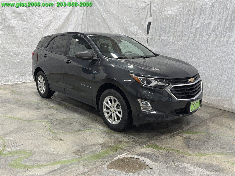 Used 2020 Chevrolet Equinox LS AWD/4WD image 2