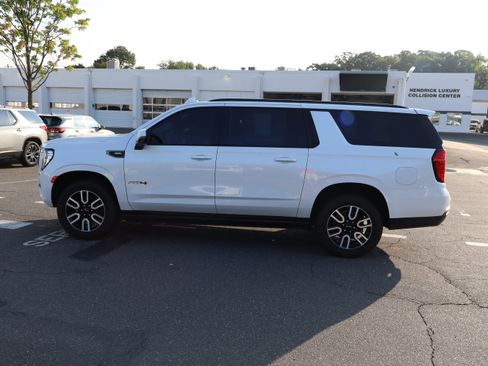 Used 2021 GMC Yukon XL AT4 w/ AT4 Premium Package AWD/4WD image 7