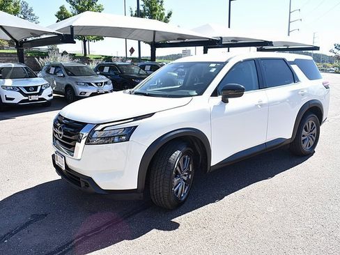 Certified 2023 Nissan Pathfinder S w/ Cargo Package image 3