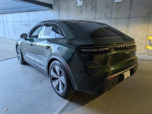 Used 2025 Porsche Macan Electric image 3