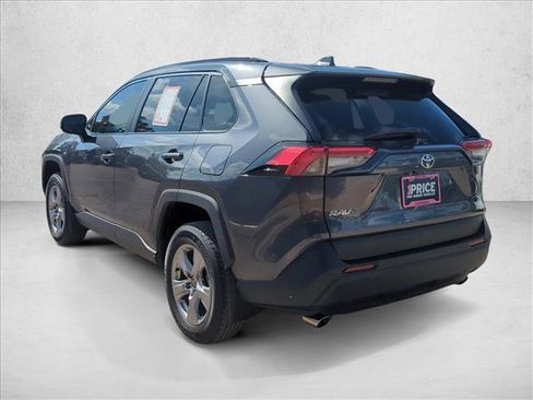 Used 2025 Toyota RAV4 XLE w/ Convenience Package FWD image 7