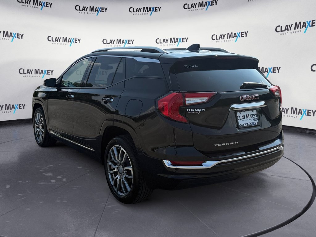 Used 2022 GMC Terrain Denali w/ Denali Premium Package AWD/4WD image 3