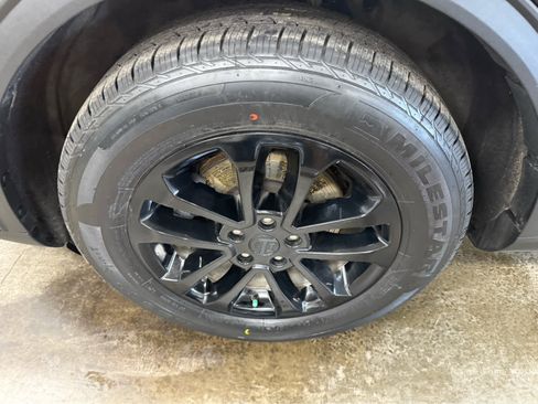 Used 2022 Ford Escape SE w/ Cold Weather Package image 35