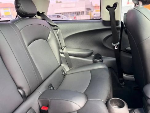 Used 2019 MINI Cooper 2-Door Hardtop FWD image 34