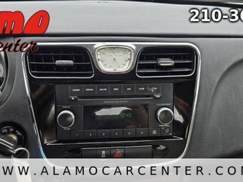 Used 2012 Chrysler 200 LX FWD image 40