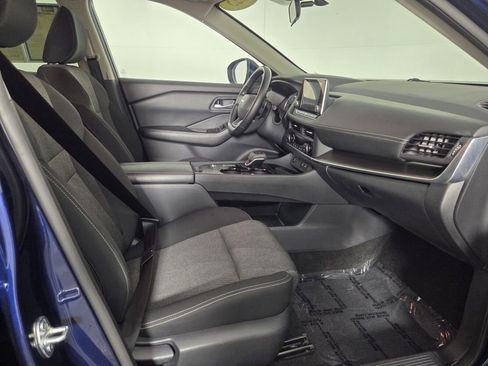 Used 2025 Nissan Rogue SV FWD image 36