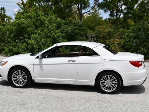 Used 2012 Chrysler 200 Limited FWD image 4
