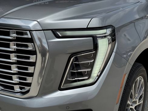 New 2026 GMC Yukon Denali w/ Denali Reserve Package AWD/4WD image 3