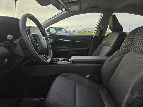 Used 2025 Toyota Camry LE image 11