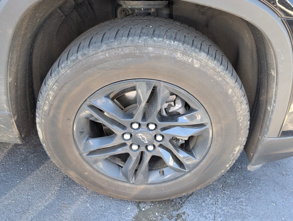 Used 2023 Chevrolet Traverse LT FWD image 12