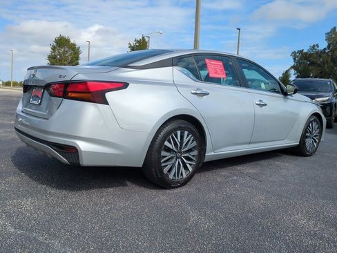 Used 2024 Nissan Altima 2.5 SV image 4