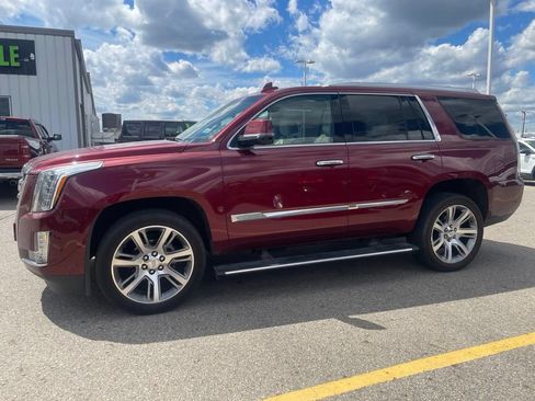 Used 2017 Cadillac Escalade Premium Luxury AWD/4WD image 7