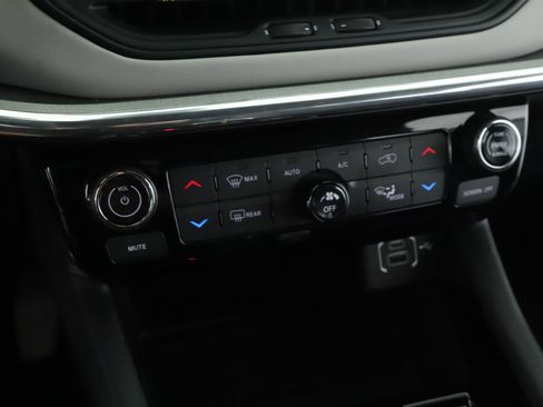 Used 2023 Jeep Compass Limited w/ Elite Group image 15