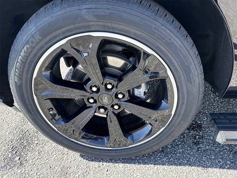 Used 2024 Ford Expedition Limited image 11