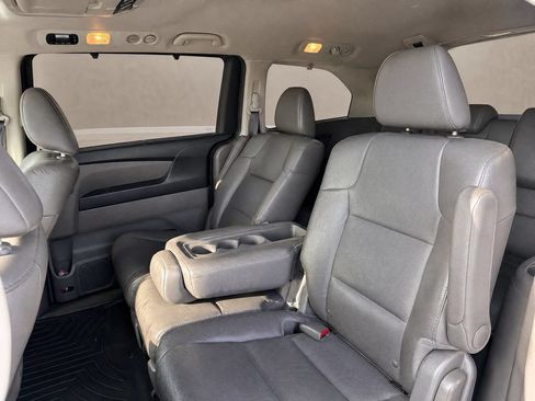 Used 2016 Honda Odyssey Touring image 12