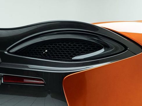 Used 2019 McLaren 570S Spider RWD image 15