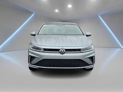 Certified 2025 Volkswagen Jetta SEL image 2