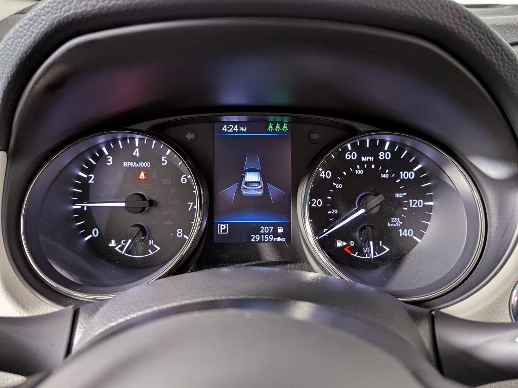 Used 2022 Nissan Rogue Sport SV w/ Technology Package FWD image 31