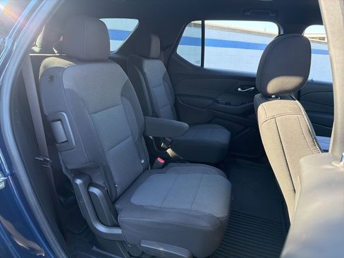 Used 2023 Chevrolet Traverse LT image 24