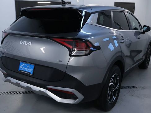 Used 2024 Kia Sportage LX image 7