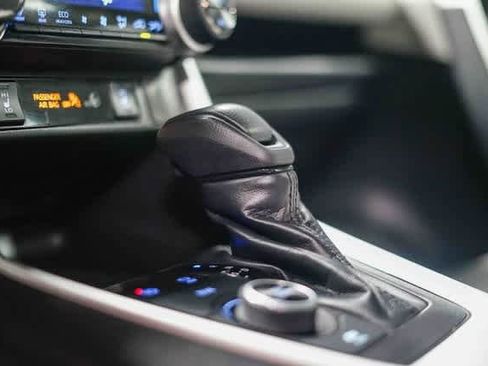 Certified 2019 Toyota RAV4 XLE image 22