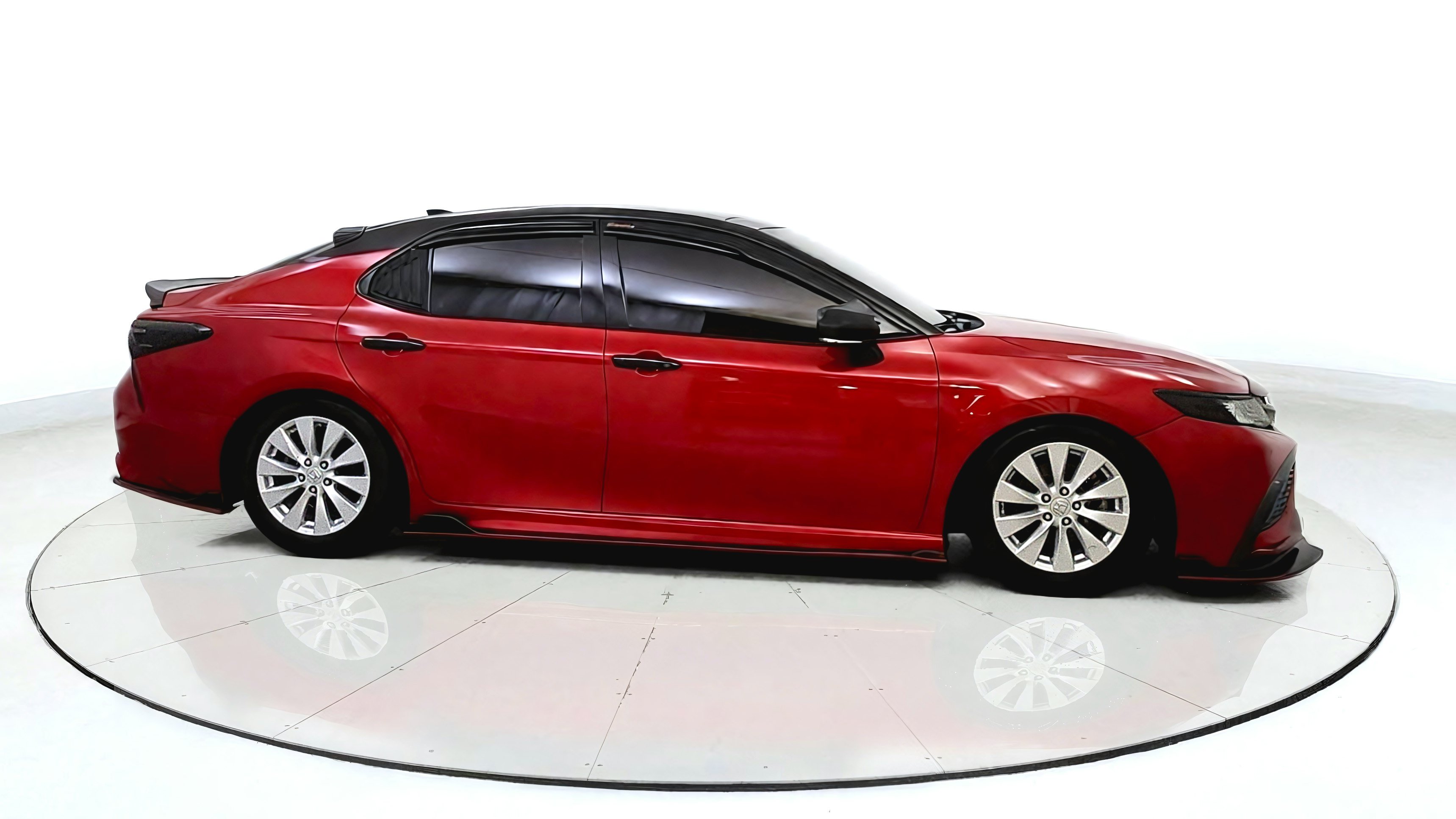 Used 2022 Toyota Camry XSE w/ Navigation Package FWD image 8