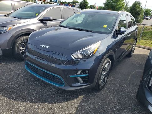 Used 2022 Kia Niro EX FWD image 2