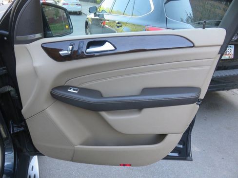Used 2014 Mercedes-Benz ML 350 4MATIC image 28