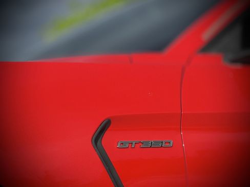 Used 2016 Ford Mustang Shelby GT350 w/ Track Package image 17