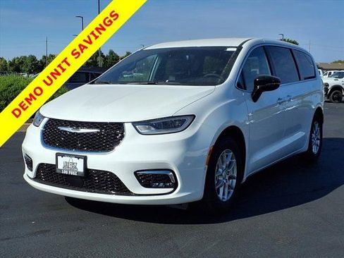 New 2026 Chrysler Pacifica Select image 30