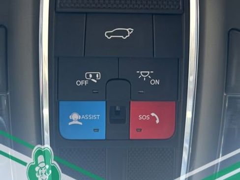 Used 2022 Jeep Grand Cherokee Laredo w/ Luxury Tech Group I image 16