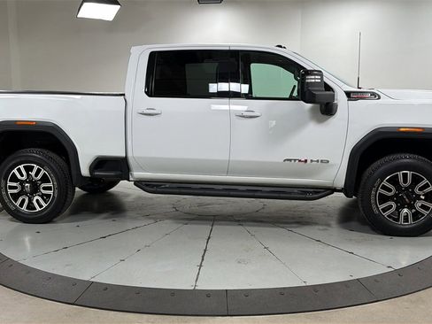 Used 2022 GMC Sierra 3500 AT4 w/ AT4 Preferred Package image 6