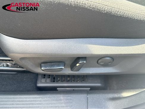 Used 2024 Nissan Rogue SV AWD/4WD image 25