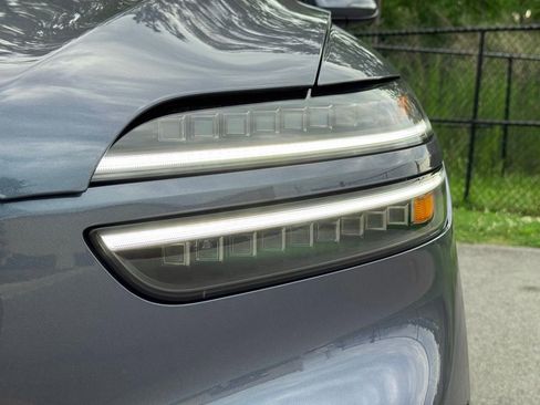 Used 2026 Genesis GV70 2.5T Advanced image 10