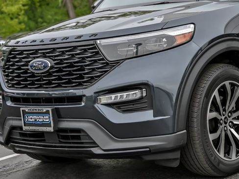 Used 2023 Ford Explorer ST-Line w/ Class IV Trailer Tow Package AWD/4WD image 6