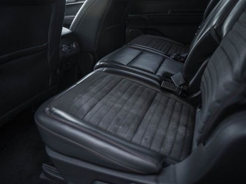 Used 2025 Ford Explorer ST-Line w/ ST-Line Street Pack AWD/4WD image 43