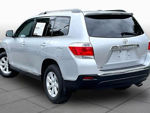 Used 2012 Toyota Highlander 4WD w/ Tech Pkg image 12