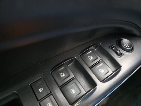 Used 2016 Chevrolet Colorado LT w/ LT Convenience Package image 20