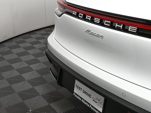 Certified 2026 Porsche Macan AWD/4WD image 38