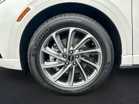 Used 2024 Lincoln Corsair Grand Touring image 32